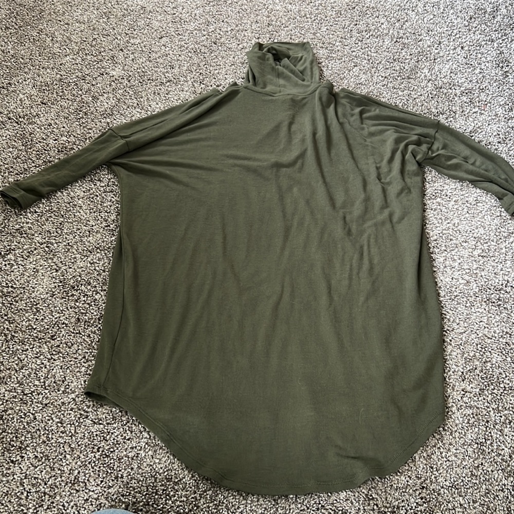 Express Cutout Top - Picture 5 of 7